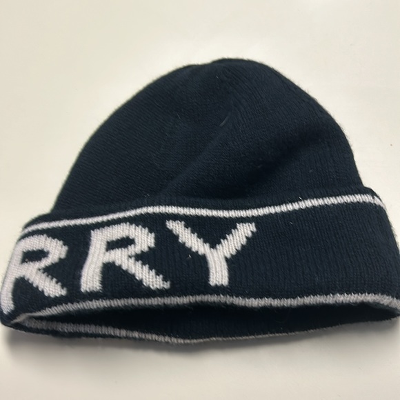 Burberry women’s hat. 100% cashmere. Worn once - Picture 3 of 6